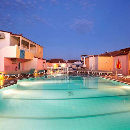 פסטידה Marietta Hotel Apartments מראה חיצוני תמונה