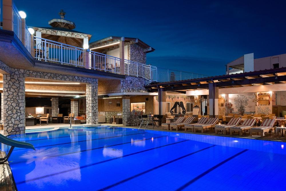 פסטידה Marietta Hotel Apartments מראה חיצוני תמונה