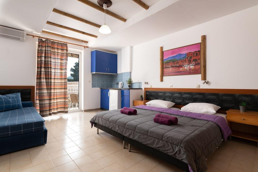 פסטידה Marietta Hotel Apartments מראה חיצוני תמונה