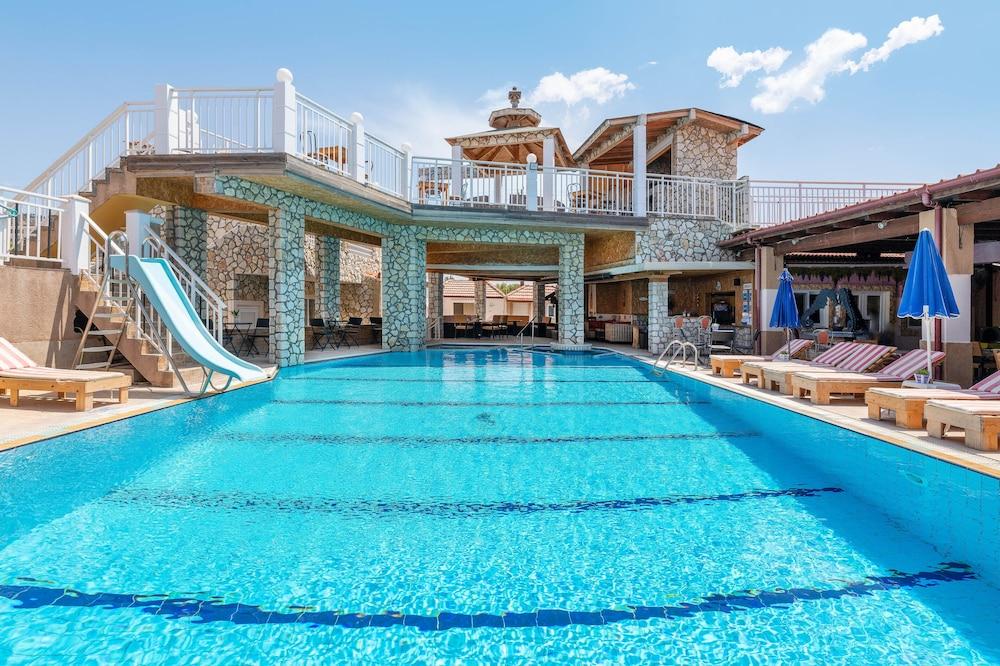 פסטידה Marietta Hotel Apartments מראה חיצוני תמונה