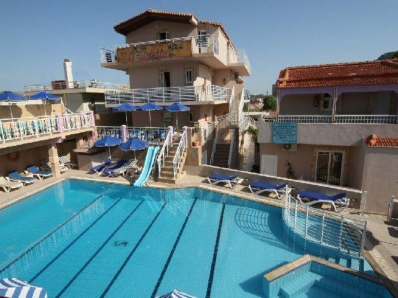 פסטידה Marietta Hotel Apartments מראה חיצוני תמונה