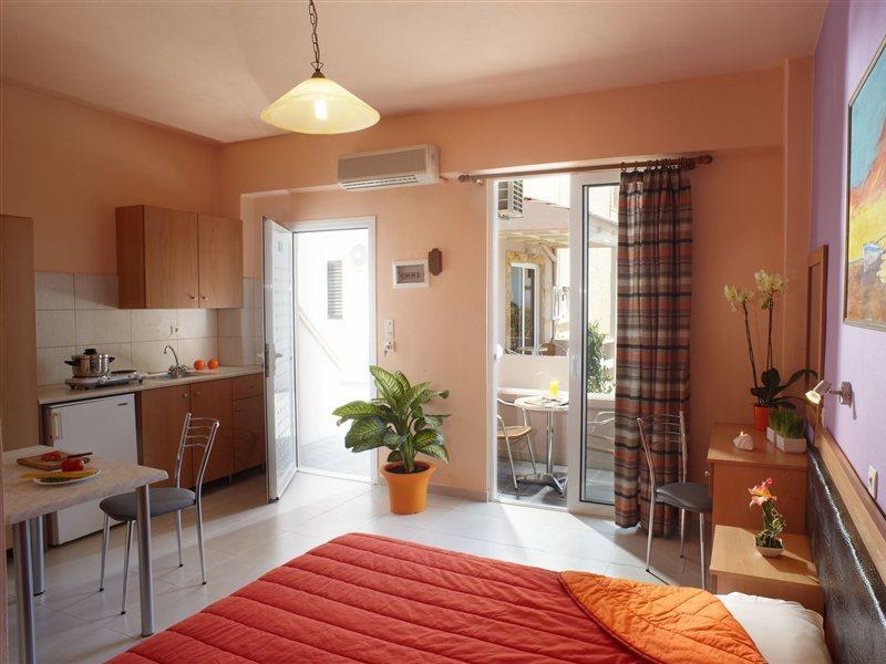 פסטידה Marietta Hotel Apartments מראה חיצוני תמונה