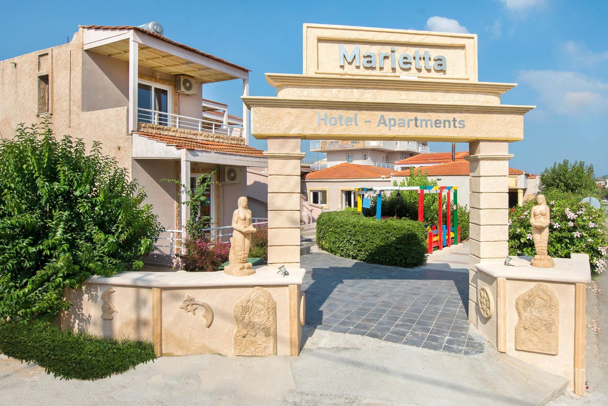 פסטידה Marietta Hotel Apartments מראה חיצוני תמונה